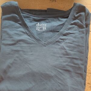 d&co Essentials Women's Long Sleeve Tee - Black